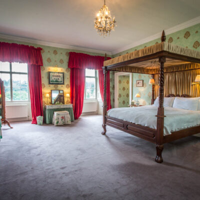Four poster bed at Slane Castle